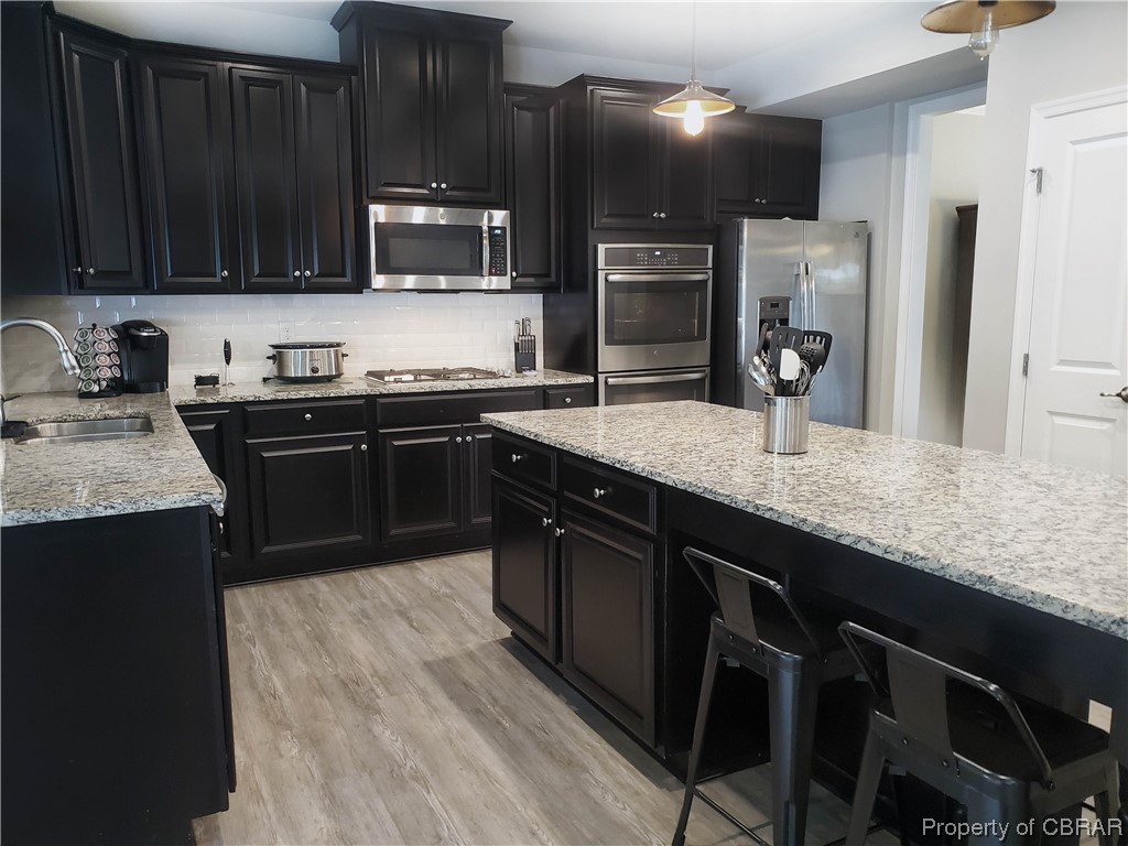 2133 Summer Breeze Road Chesapeake, VA 23323 - Photo 4 of 31 Kitchen Island, Granite Counters, Stainless Steel Appliances