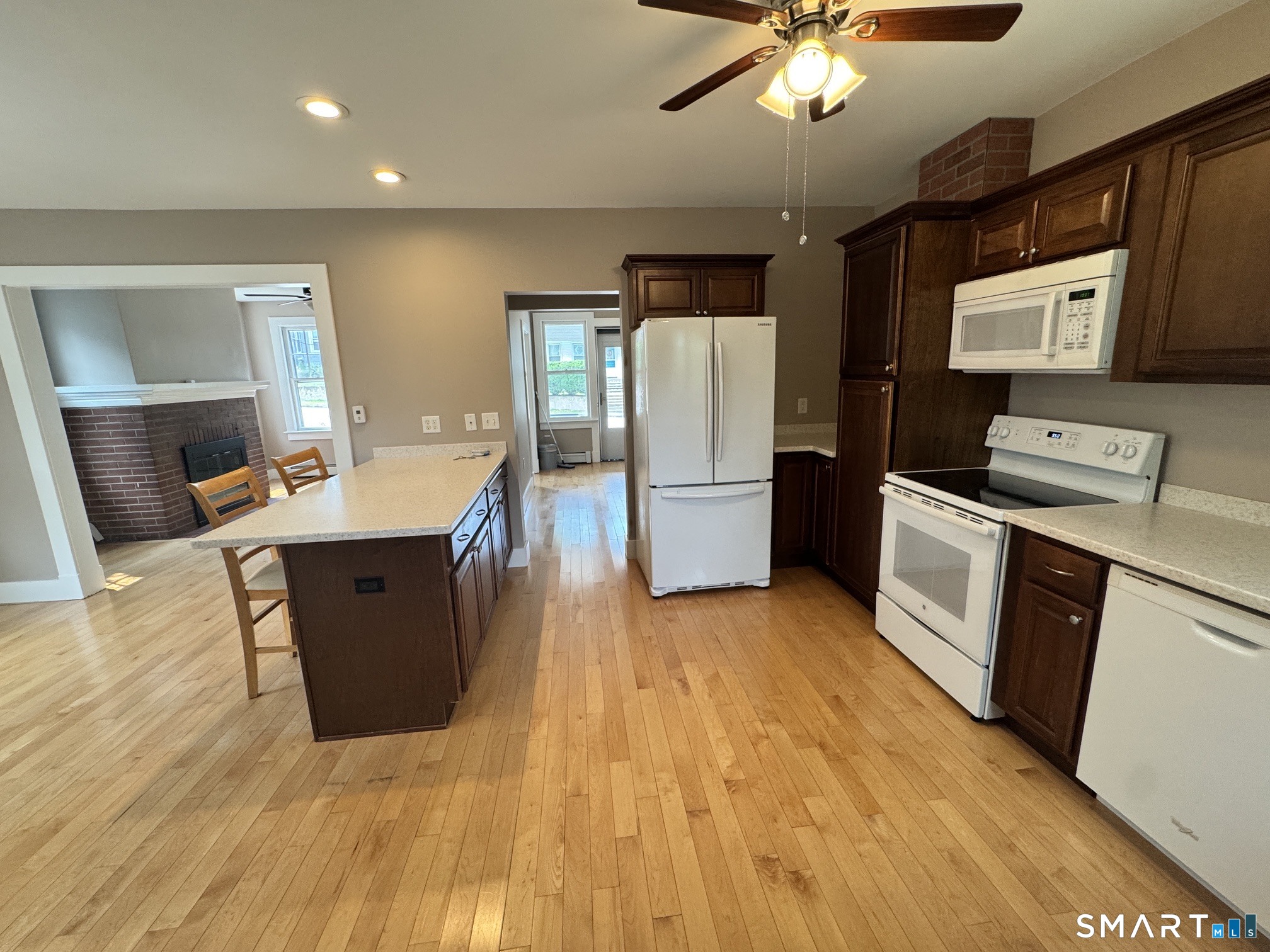 18 Spicer Avenue Groton, CT 06340 - Photo 11 of 32