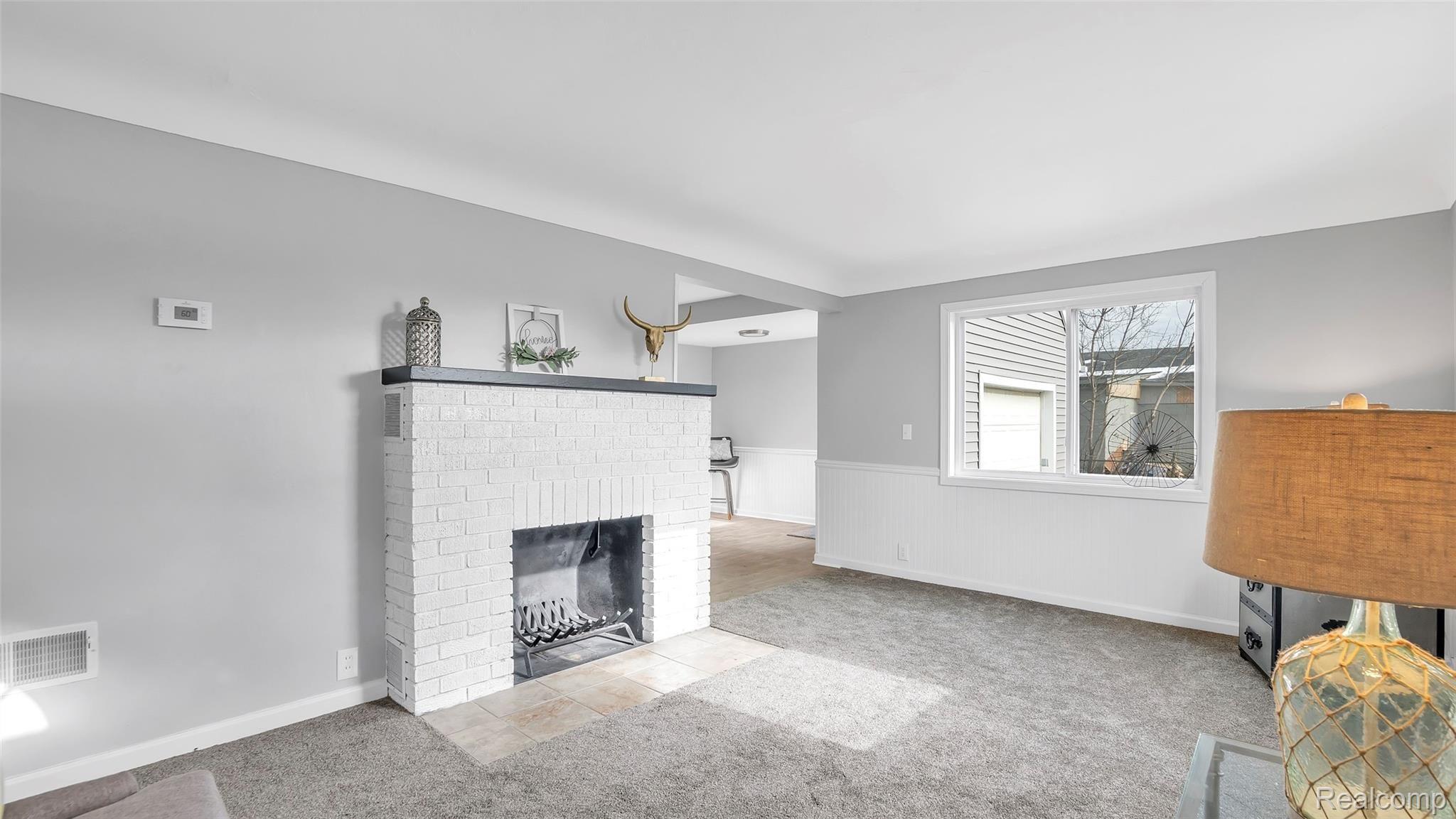 3519 East Carpenter Road Flint, MI 48506 - Photo 5 of 35 3159-E-Carpenter-Rd-Flint-MI-48506-windowstill-6.jpg
