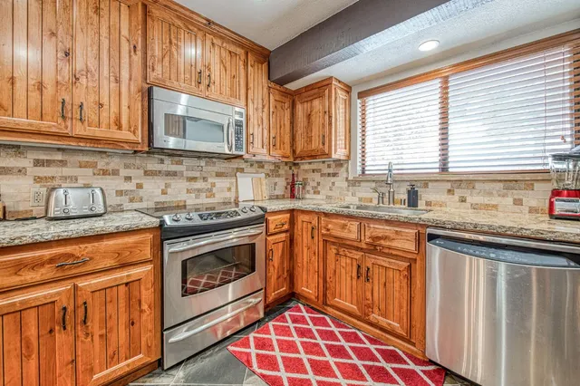 $400,000 | 62687 Huntington Vista Road, Unit 114, Mono Hot Springs, CA 93642