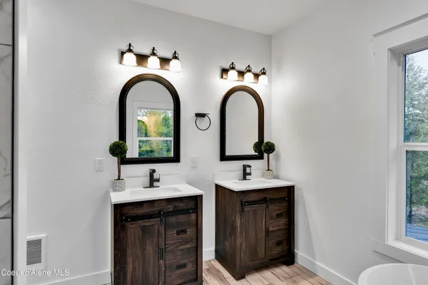 $795,000 | 81 Angelina Way, Oldtown, ID 83822