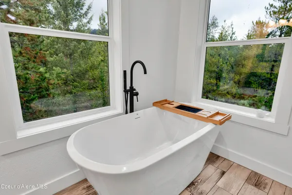 $795,000 | 81 Angelina Way, Oldtown, ID 83822