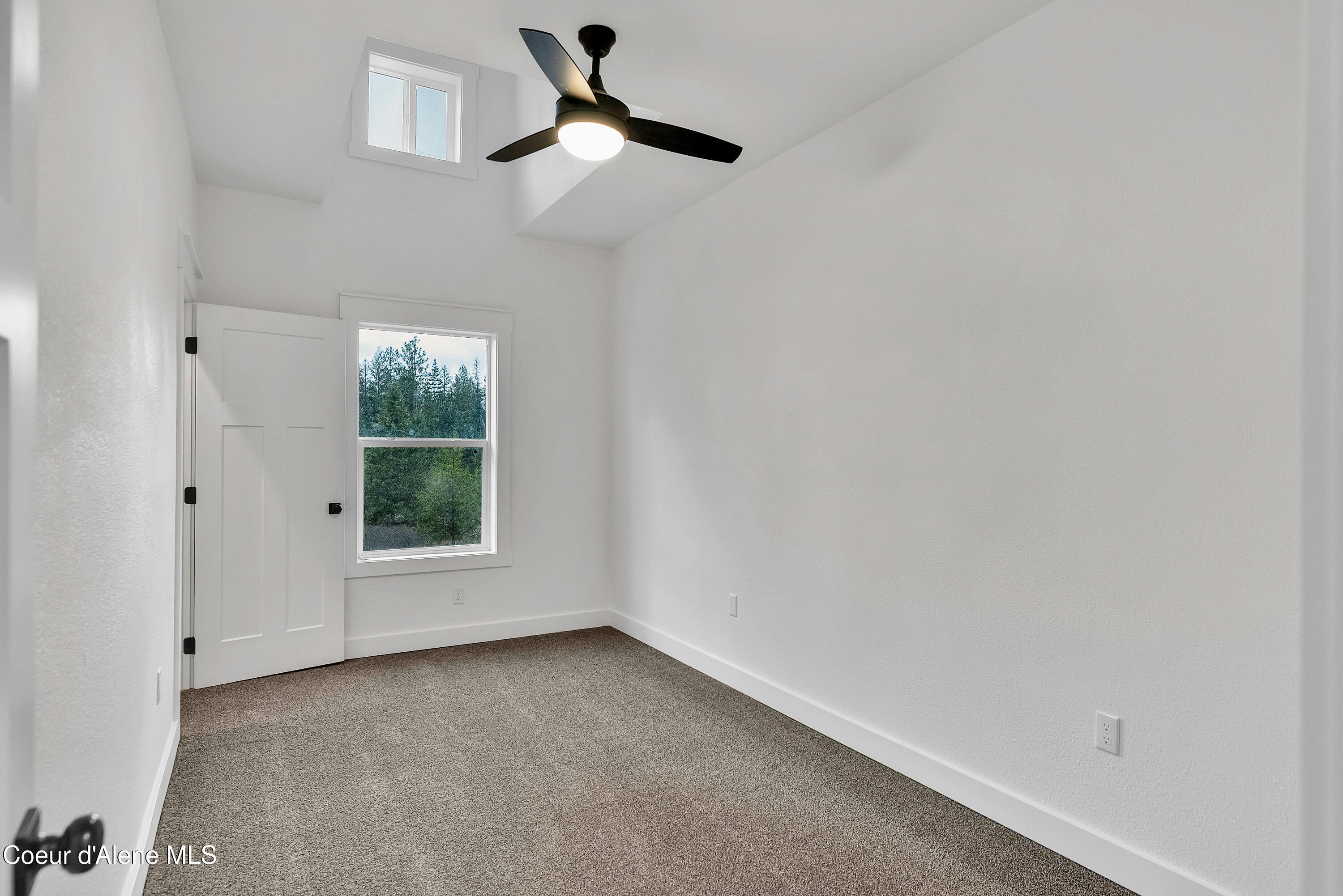 81 Angelina Way Oldtown, ID 83822 - Photo 34 of 69 44-print-SkyLight - Krystinak-52