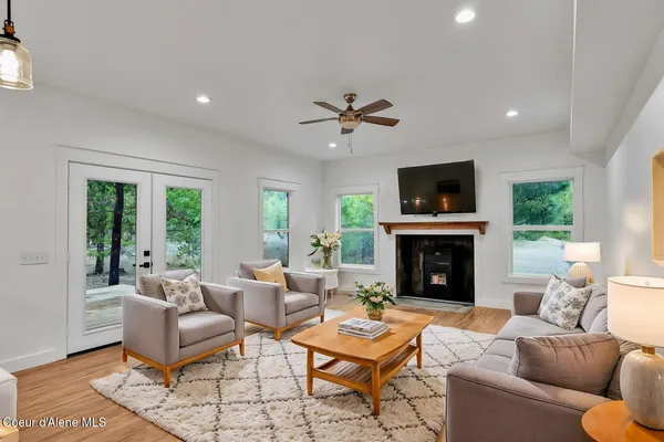 $795,000 | 81 Angelina Way, Oldtown, ID 83822