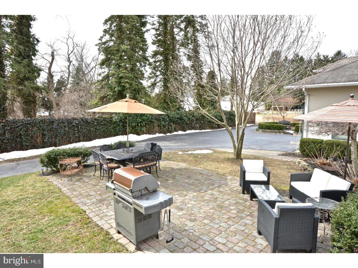 2149 Pennington Road Ewing, NJ 08638 - Photo 22 of 25 Patio