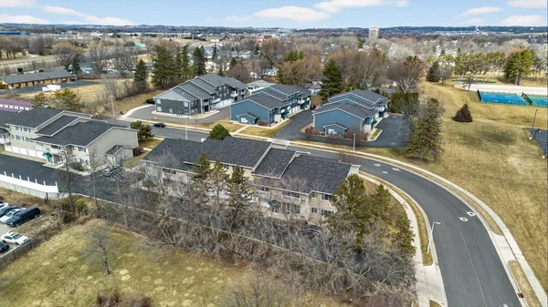 $185,000 | 1976 29th Place Northwest, Unit 104, Rochester, MN 55901