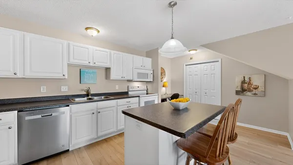 $185,000 | 1976 29th Place Northwest, Unit 104, Rochester, MN 55901