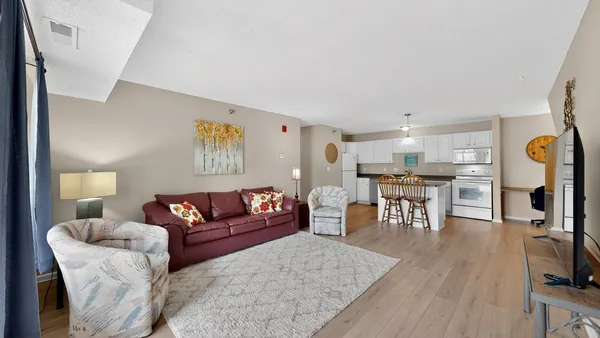 $185,000 | 1976 29th Place Northwest, Unit 104, Rochester, MN 55901