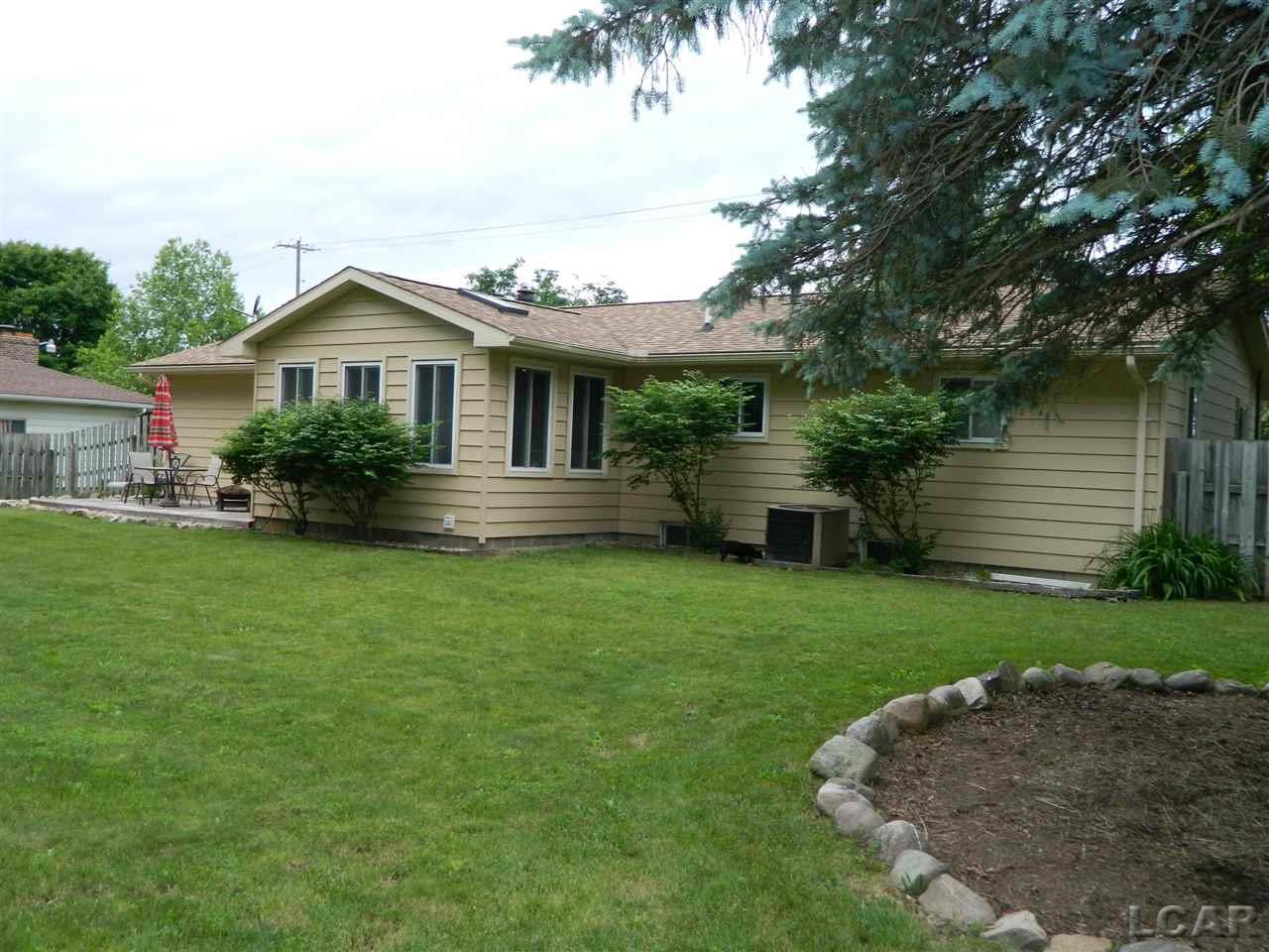 2689 West Russell Road Tecumseh, MI 49286 - Photo 24 of 28 Back of home