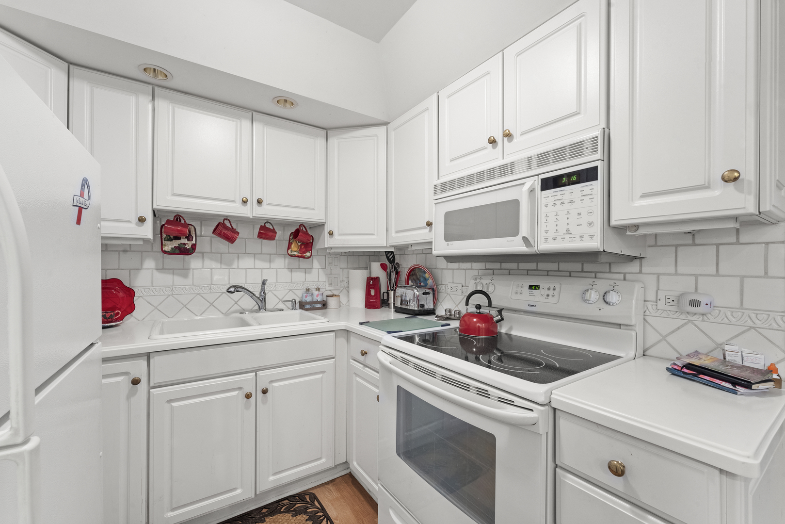 940 Holbrook Road, Unit 2C Homewood, IL 60430 - Photo 5 of 13 Gallery Image 5