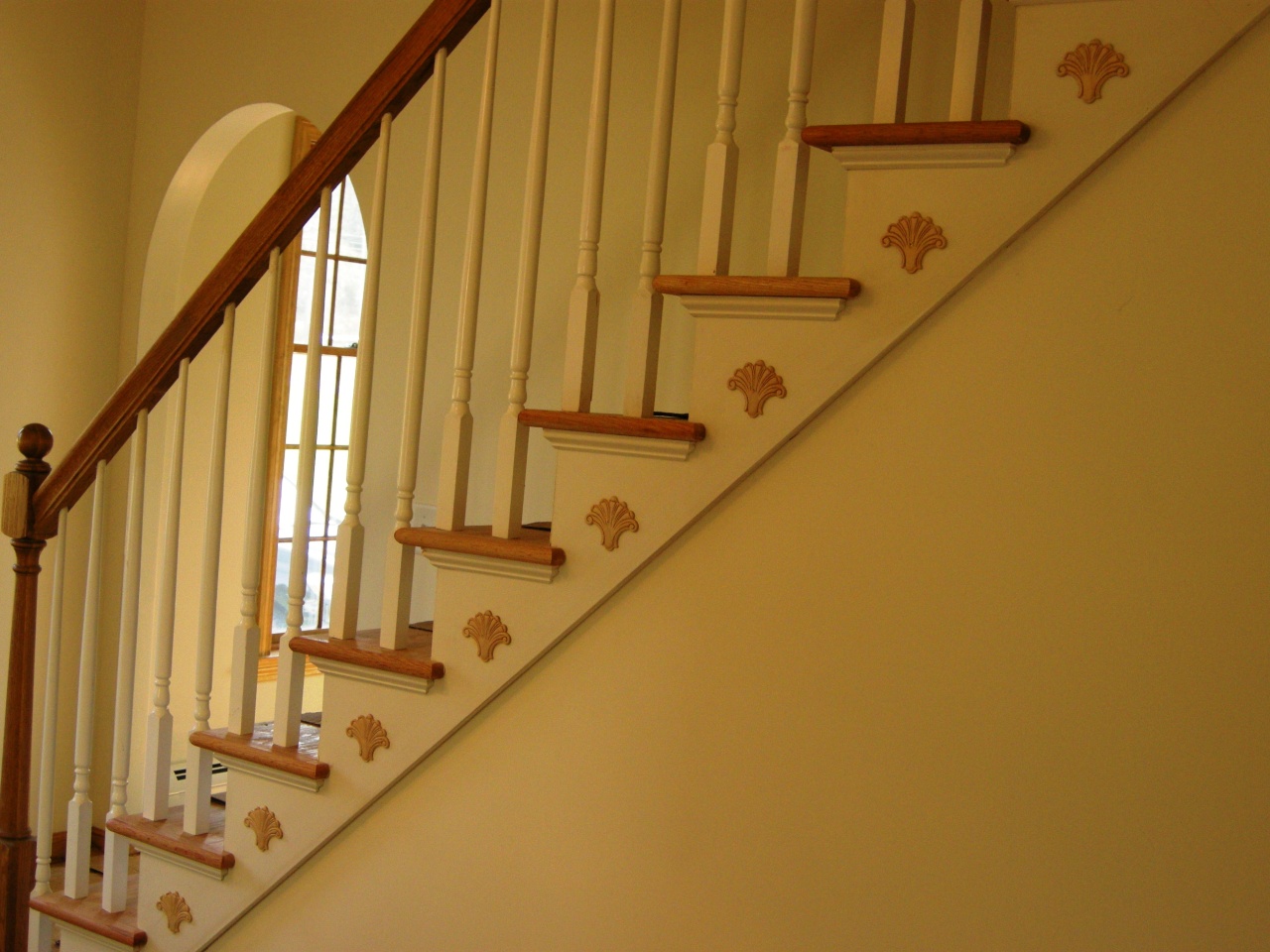 314 Dalton Division Road Pittsfield, MA 01201 - Photo 3 of 14 Staircase