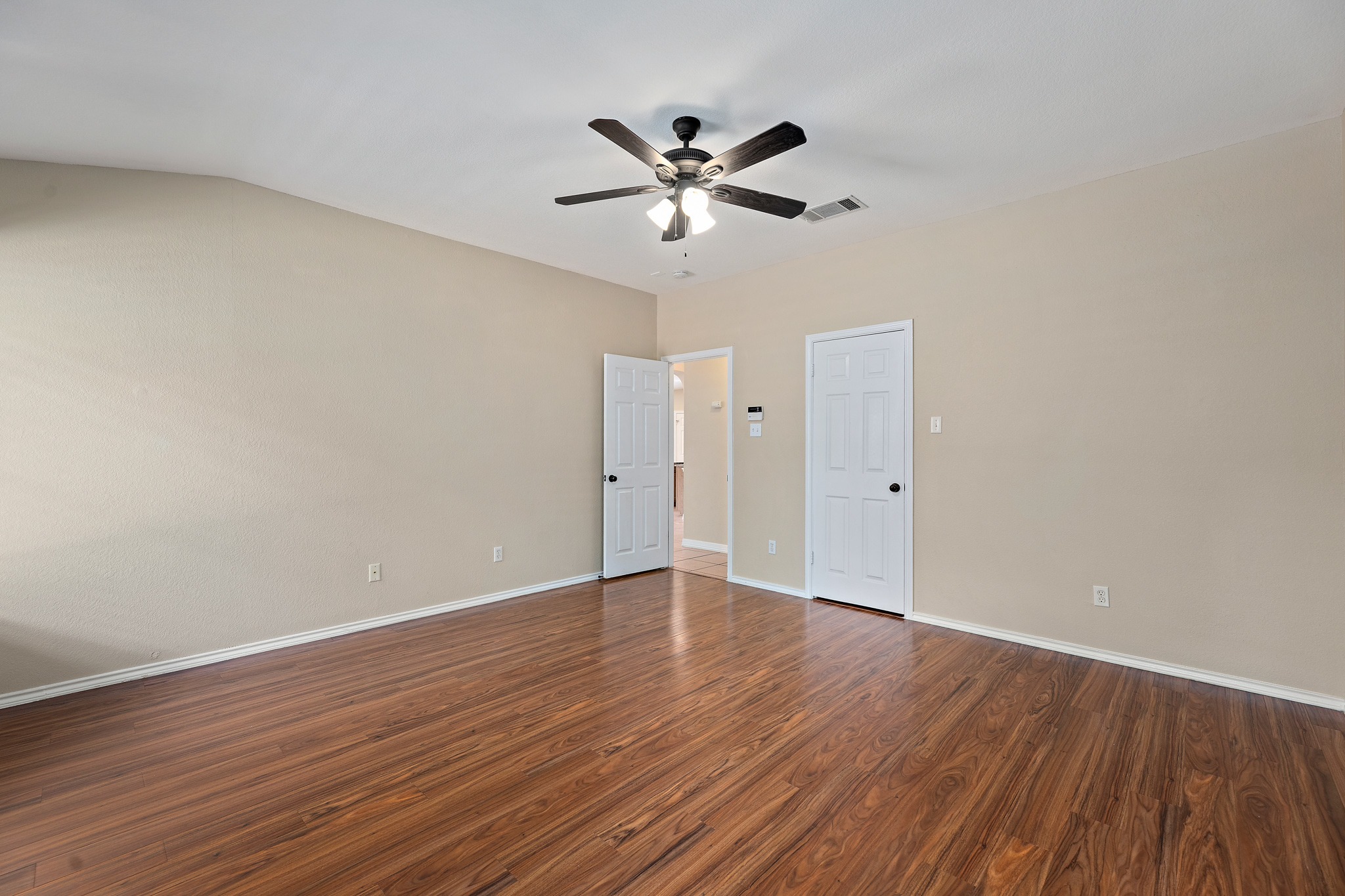 1208 Lochaline Loop Pflugerville, TX 78660 - Photo 18 of 40 Primary Bedroom