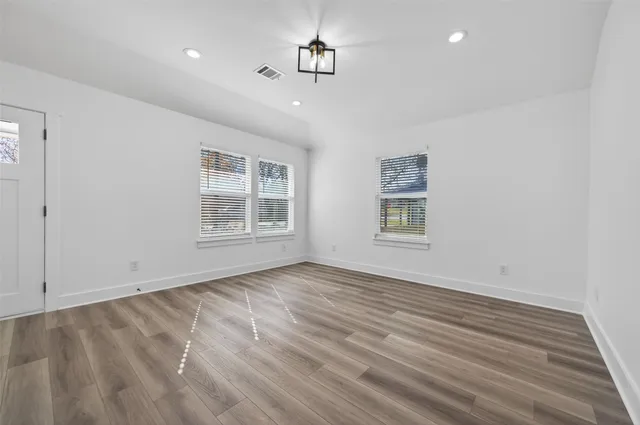 $320,000 | 512 West Jefferson Street, Brenham, TX 77833