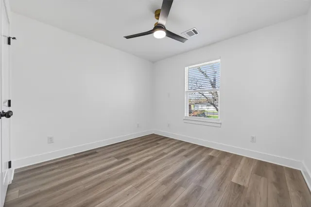 $320,000 | 512 West Jefferson Street, Brenham, TX 77833