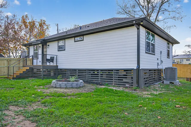 $320,000 | 512 West Jefferson Street, Brenham, TX 77833