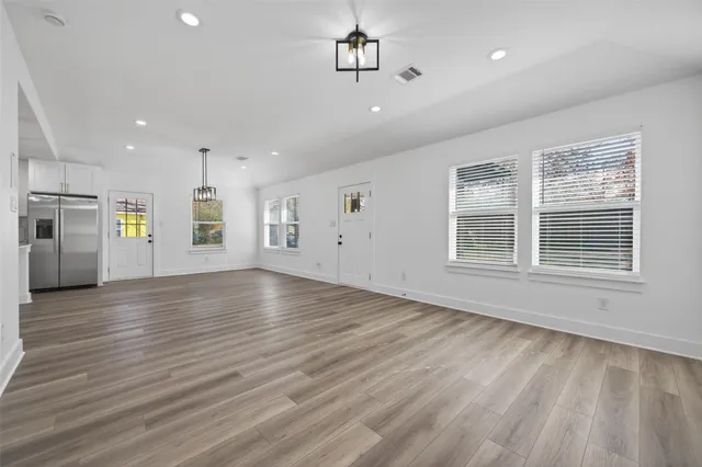 $320,000 | 512 West Jefferson Street, Brenham, TX 77833