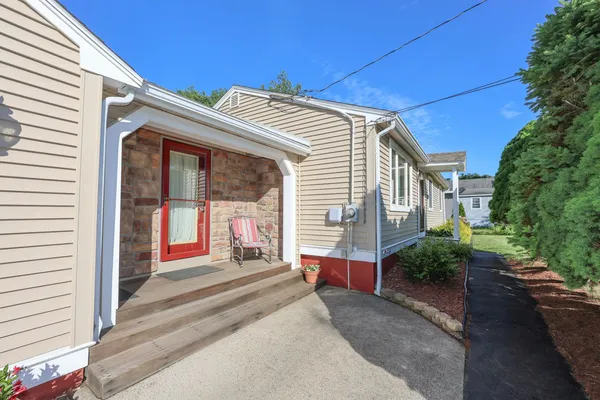 $674,500 | 64 North Main Street, Salem, NH 03079