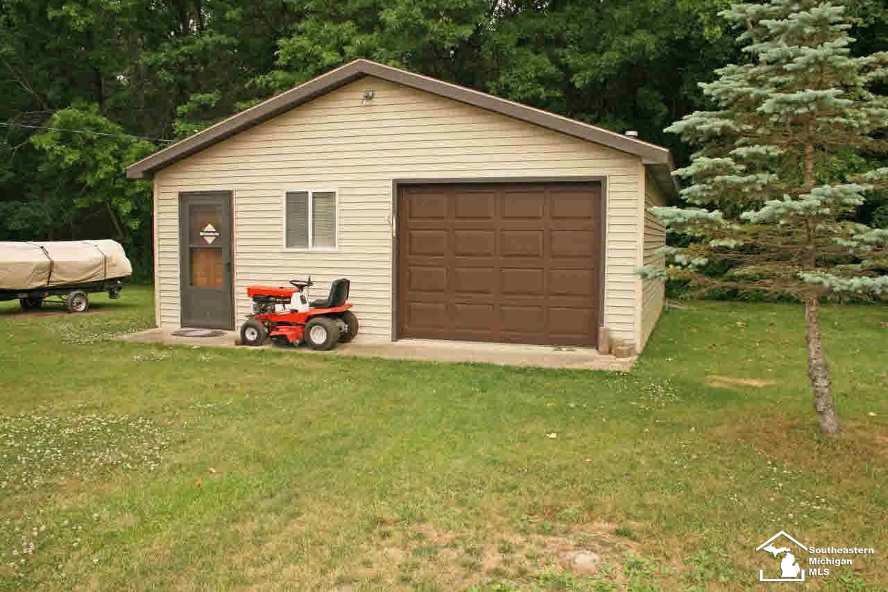 1253 North Raisinville Road Monroe, MI 48162 - Photo 23 of 29 21173103-22.JPG