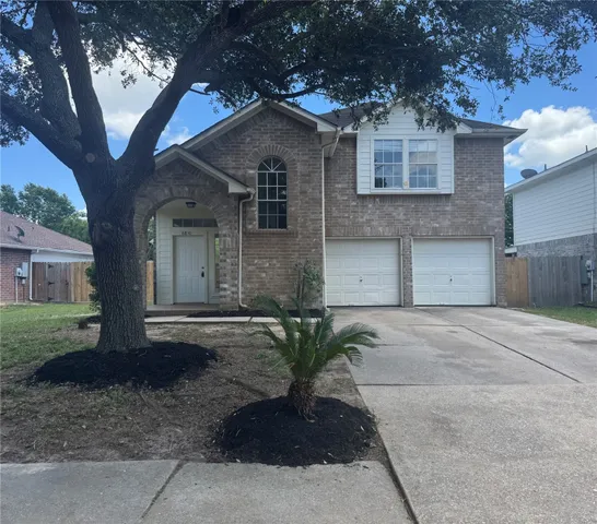 $2,000 | 6810 Creek Village Drive, Katy, TX 77449