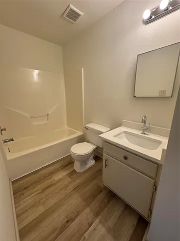 $2,000 | 6810 Creek Village Drive, Katy, TX 77449