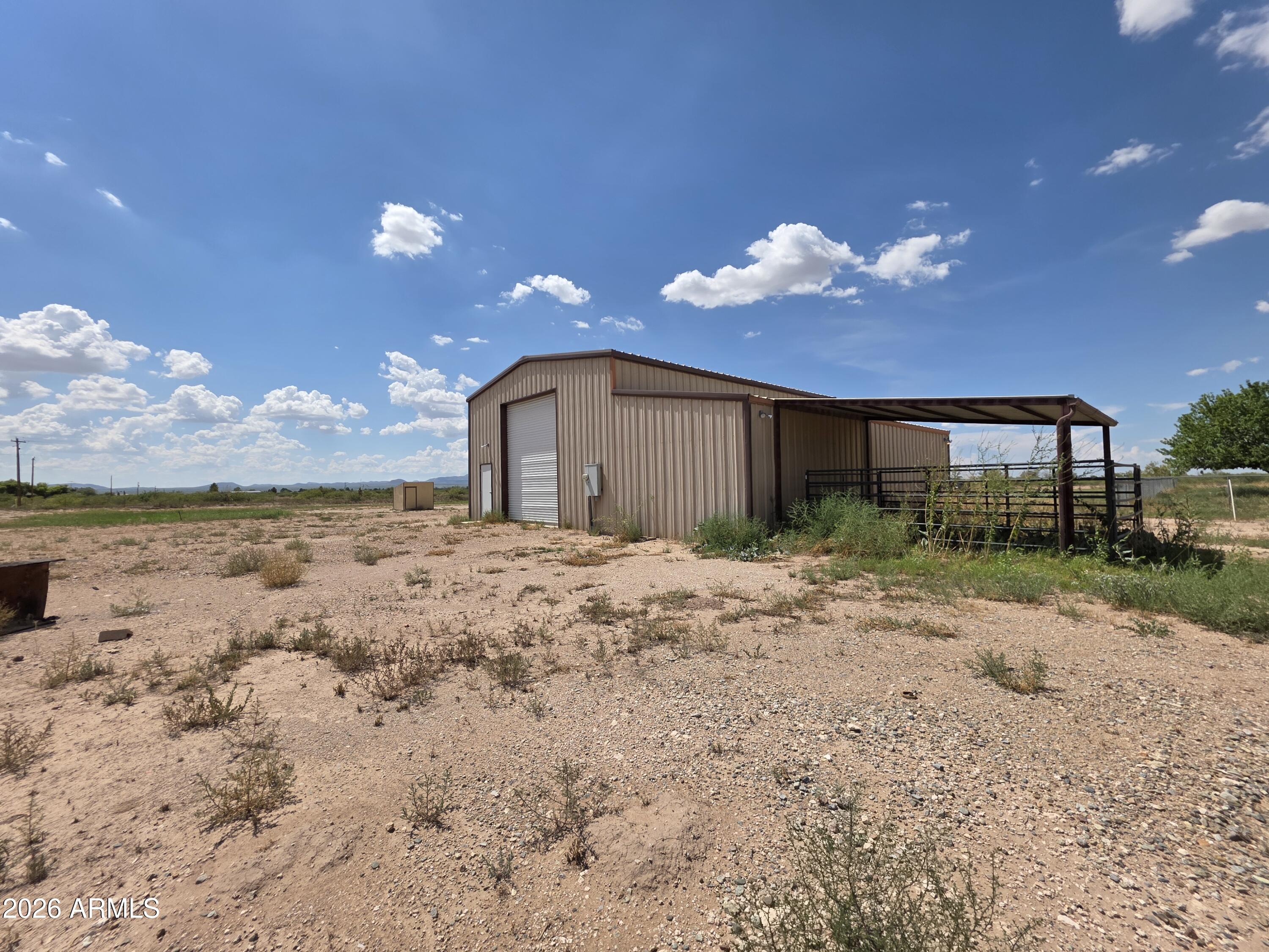 10223 North Mormon Road Elfrida, AZ 85610 - Photo 20 of 24 East Side of Shop