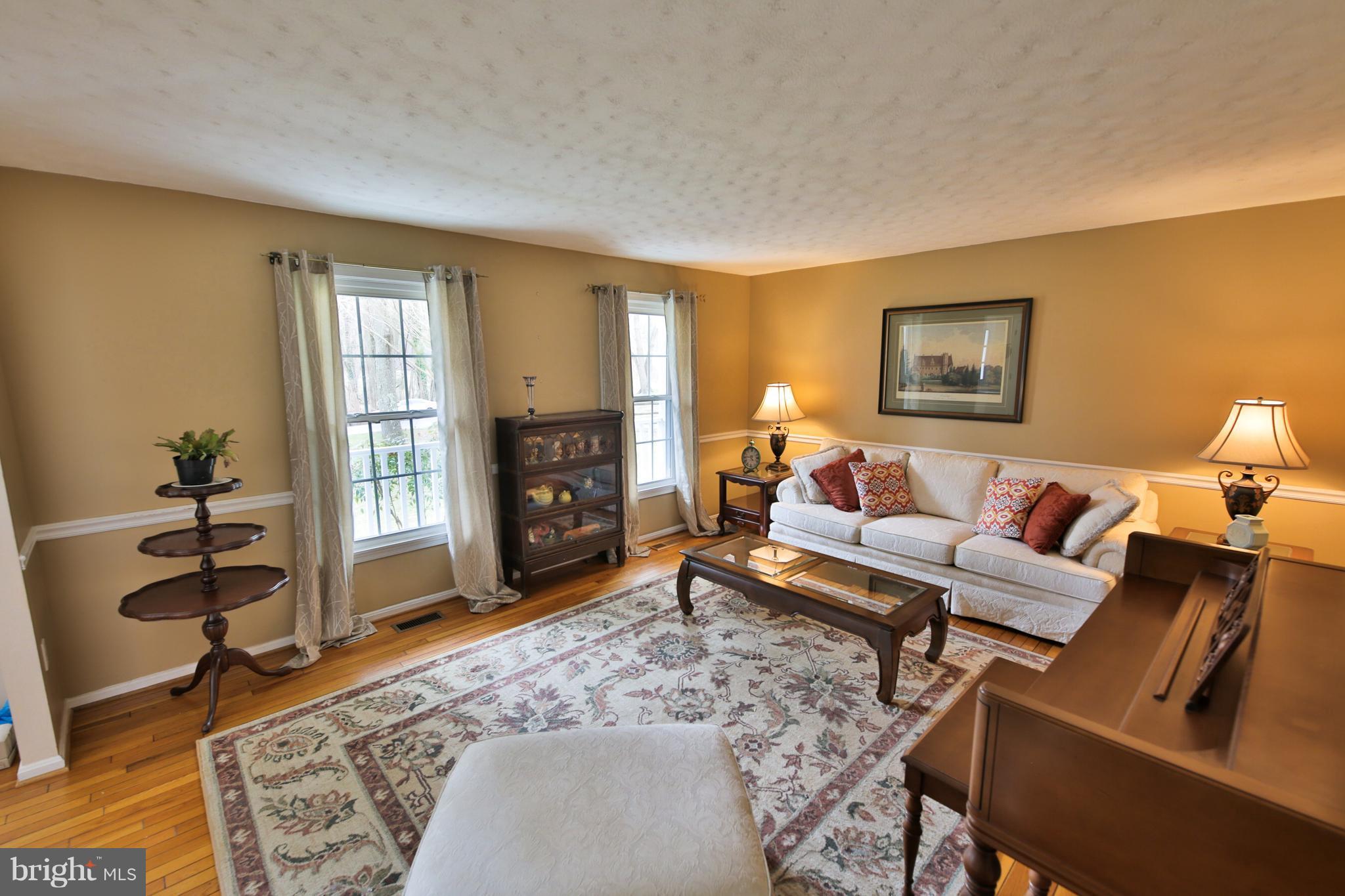 4230 Camp Kaufmann Road Huntingtown, MD 20639 - Photo 12 of 26 Living Room