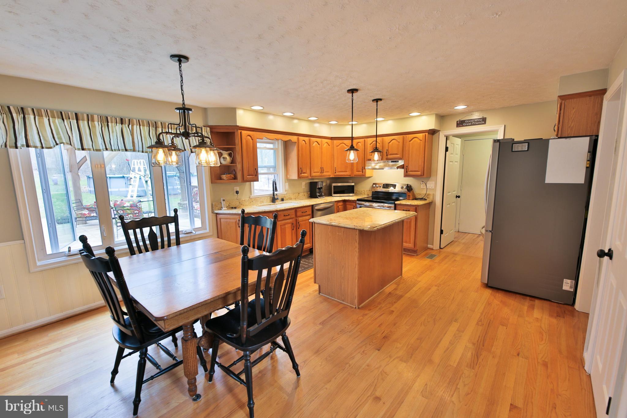 4230 Camp Kaufmann Road Huntingtown, MD 20639 - Photo 7 of 26 Eat in Kitchen