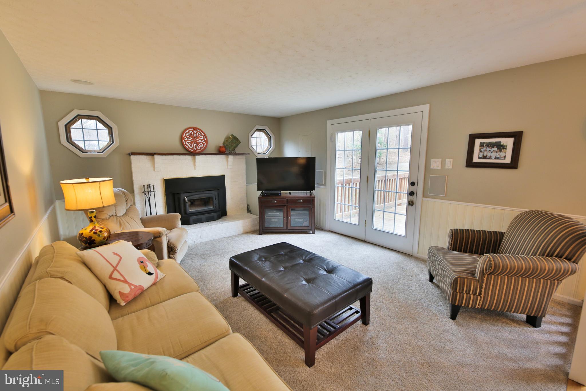 4230 Camp Kaufmann Road Huntingtown, MD 20639 - Photo 9 of 26 Family Room