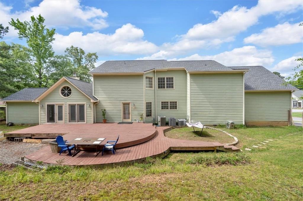 2 Stonebrook Drive Rome, GA 30165 - Photo 39 of 44 a front view of a house with garden