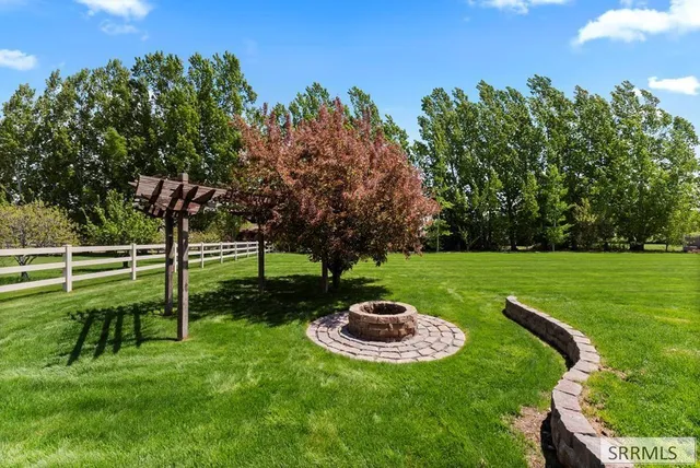 $988,000 | 1595 North 760 East, Shelley, ID 83274