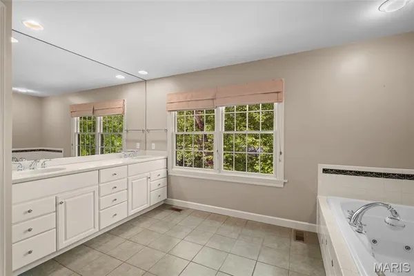 $1,499,000 | 7 Flynn Forest Lane, Glendale, MO 63122