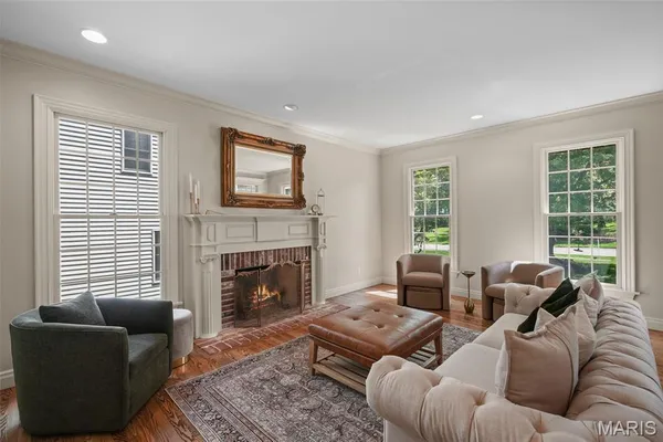$1,499,000 | 7 Flynn Forest Lane, Glendale, MO 63122
