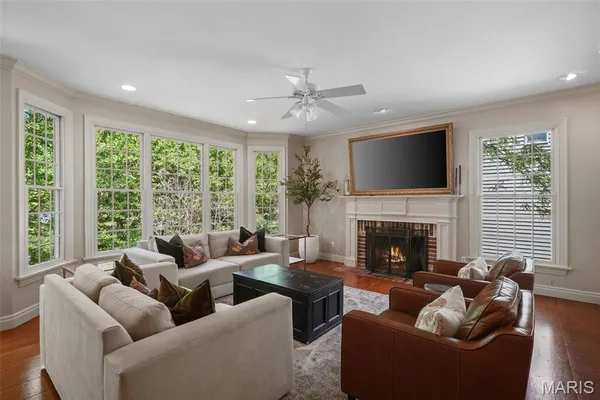 $1,499,000 | 7 Flynn Forest Lane, Glendale, MO 63122