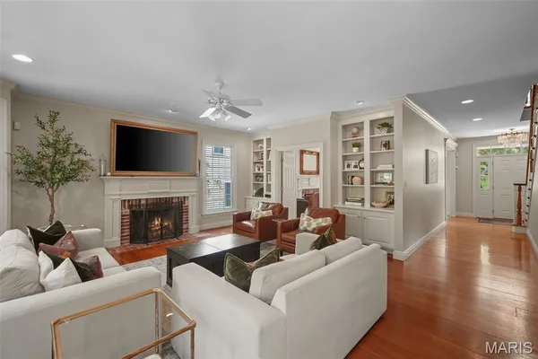 $1,499,000 | 7 Flynn Forest Lane, Glendale, MO 63122