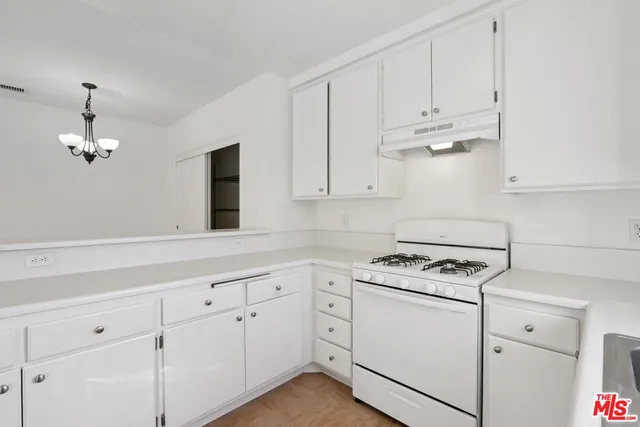 $2,495 | 5429 Troost Avenue, Unit 4, Valley Village, CA 91601