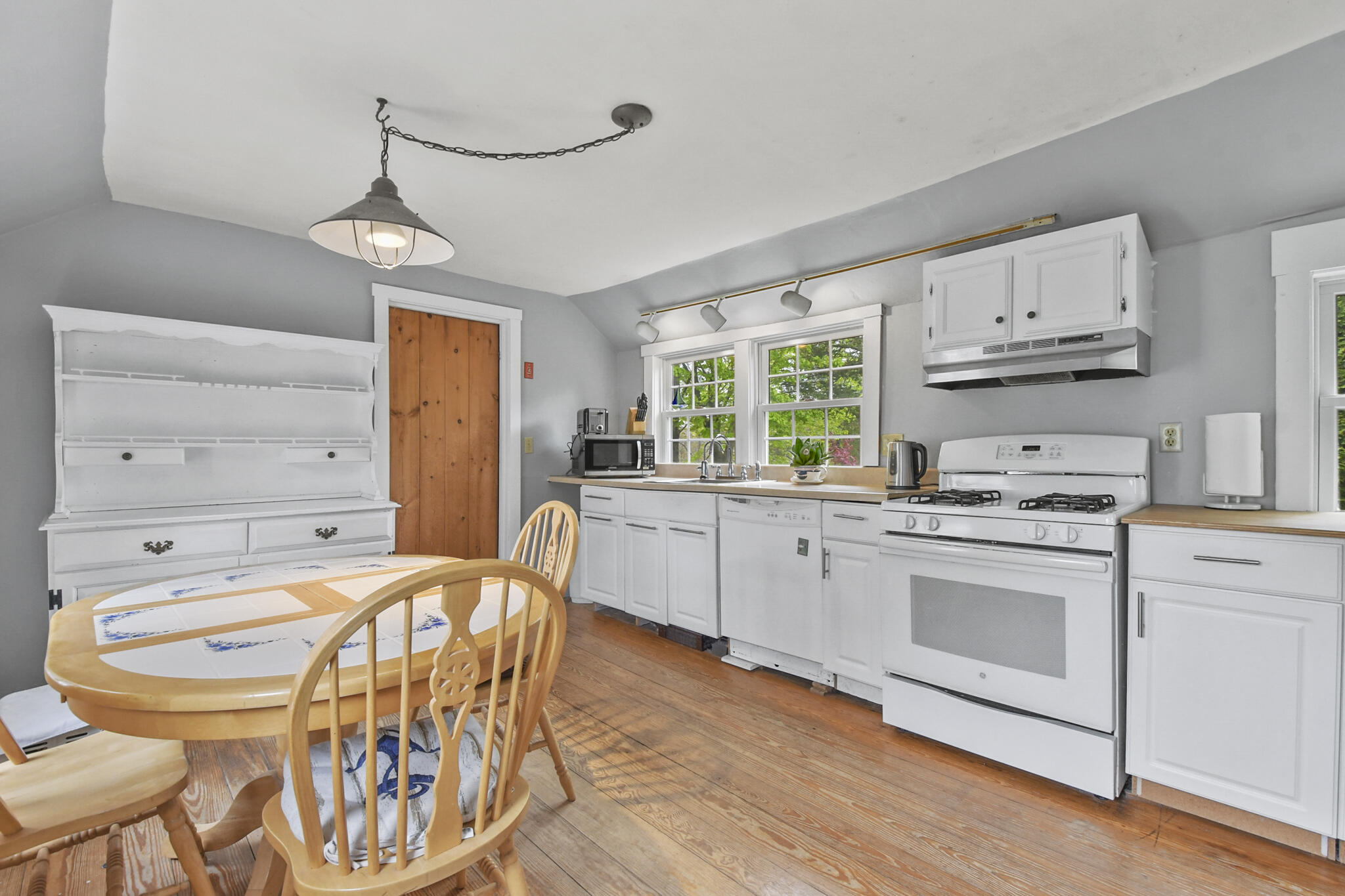 15 Martin Road East Falmouth, MA 02536 - Photo 5 of 22 15 Martin Rd-Done11