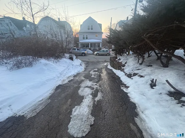 $60,000 | 162 Plaza Avenue, Waterbury, CT 06710