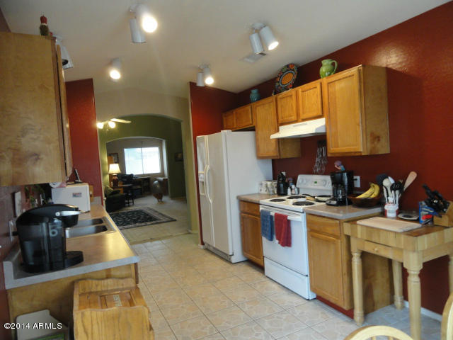 13005 West Bloomfield Road El Mirage, AZ 85335 - Photo 7 of 14 kITCHEN3
