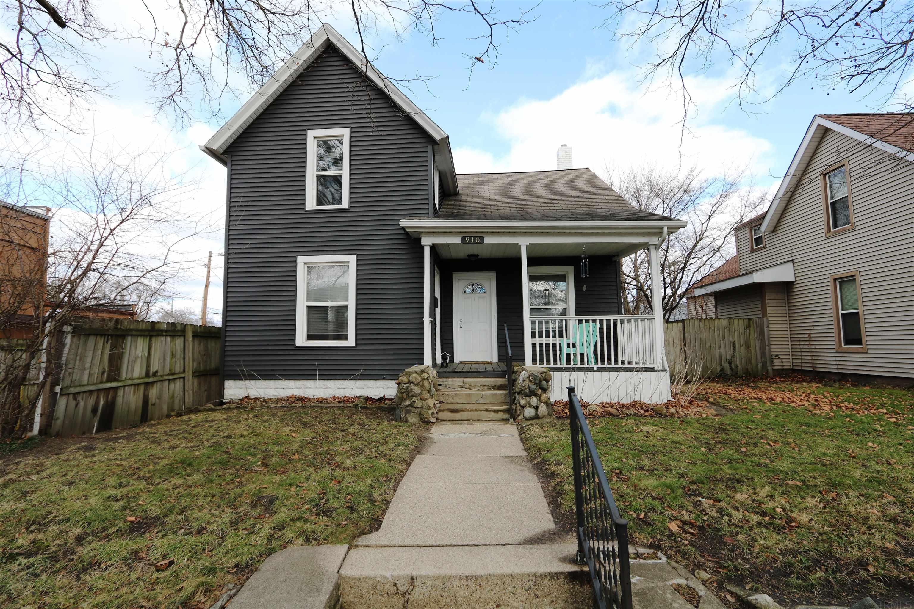 910 East 4th Street Mishawaka, IN 46544 - Photo 1 of 17