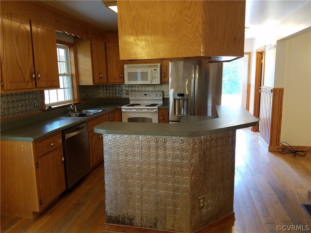 2318 Cox Road Wilsons, VA 23894 - Photo 12 of 31
