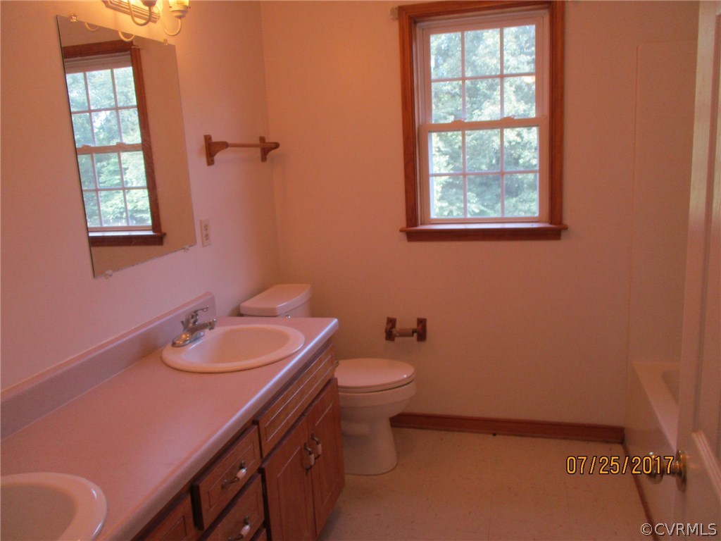 2318 Cox Road Wilsons, VA 23894 - Photo 17 of 31