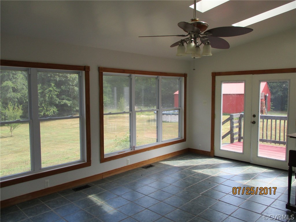 2318 Cox Road Wilsons, VA 23894 - Photo 9 of 31
