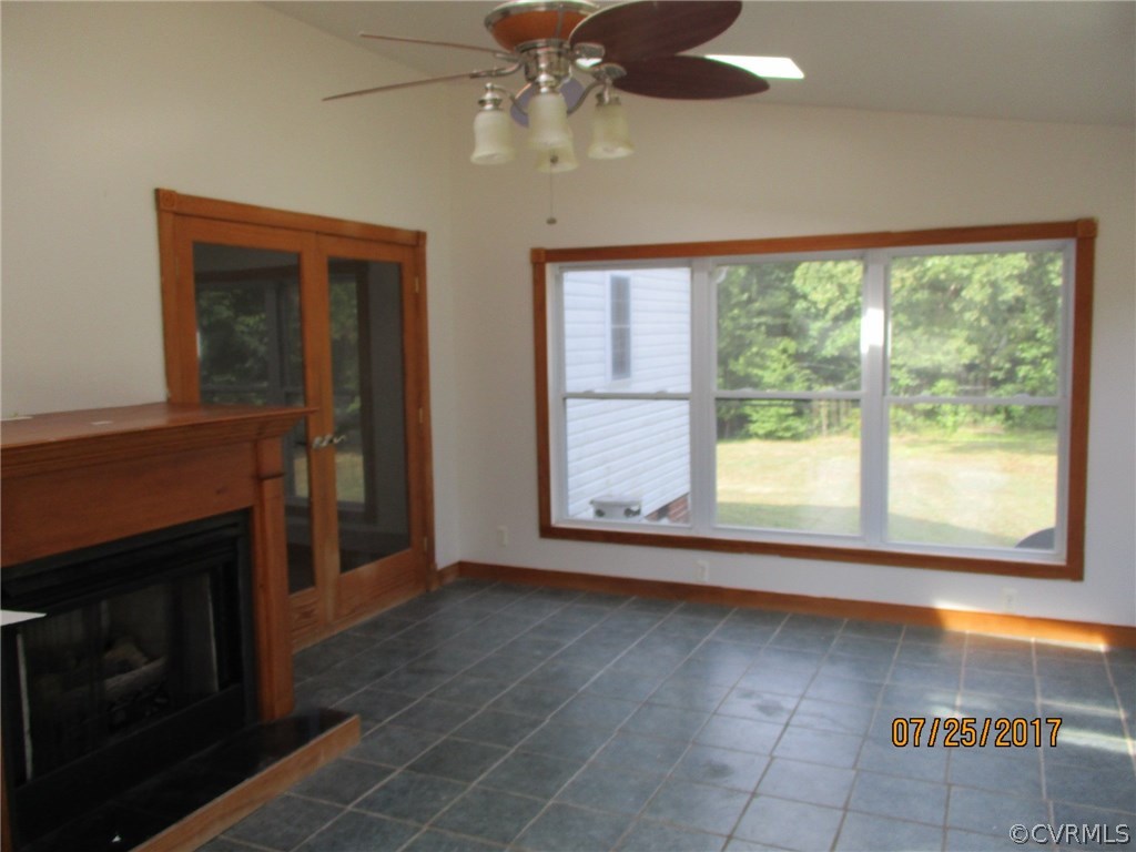 2318 Cox Road Wilsons, VA 23894 - Photo 10 of 31