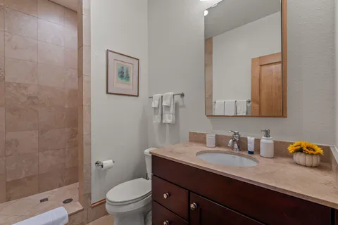 $1,250,000 | 541 East Erie Street, Unit 3022, Milwaukee, WI 53202