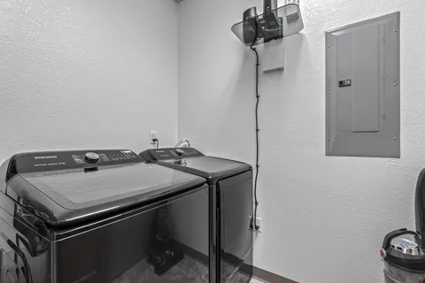 $1,250,000 | 541 East Erie Street, Unit 3022, Milwaukee, WI 53202