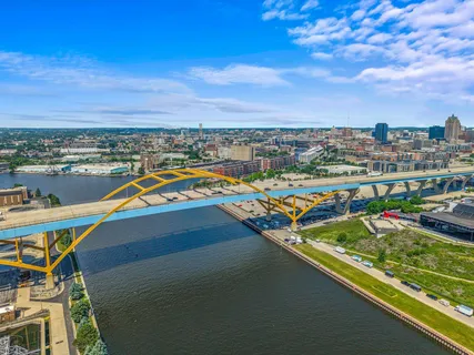 $1,250,000 | 541 East Erie Street, Unit 3022, Milwaukee, WI 53202