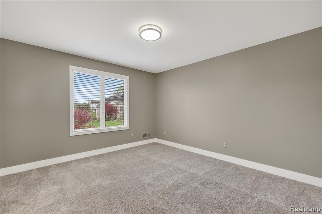 4176 Oak Tree Circle Rochester, MI 48306 - Photo 20 of 49