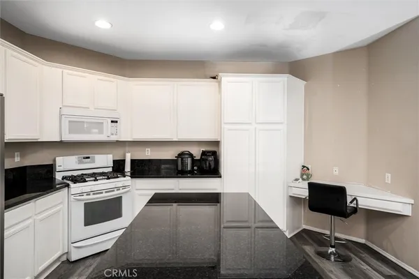 $725,000 | 37867 Shady Maple Road, Murrieta, CA 92563
