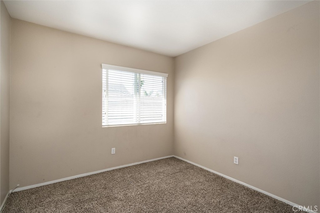 37867 Shady Maple Road Murrieta, CA 92563 - Photo 30 of 68 an empty room with a window