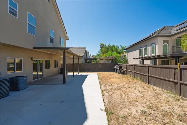 $725,000 | 37867 Shady Maple Road, Murrieta, CA 92563